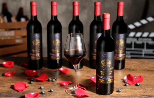 走進中國藍莓酒之鄉(xiāng) 凱緣春藍莓紅酒